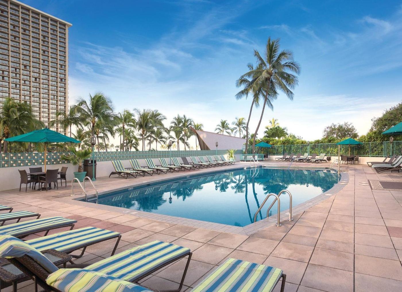Panoramic Oceanview Resort - Full Kitchen In Each Room, 2 Swimming Pools, Onsite Restaurants, Fireworks Every Friday Honolulu Exteriér fotografie